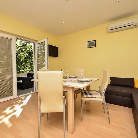 Apartments Mate Turanj Exterior photo